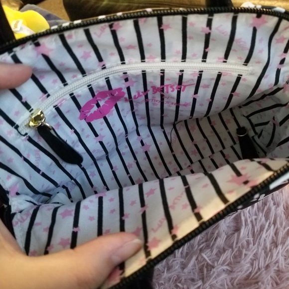 💎Host Pick💎💕💕Betsey Johnson cute Darcy handbag - Picture 8 of 8